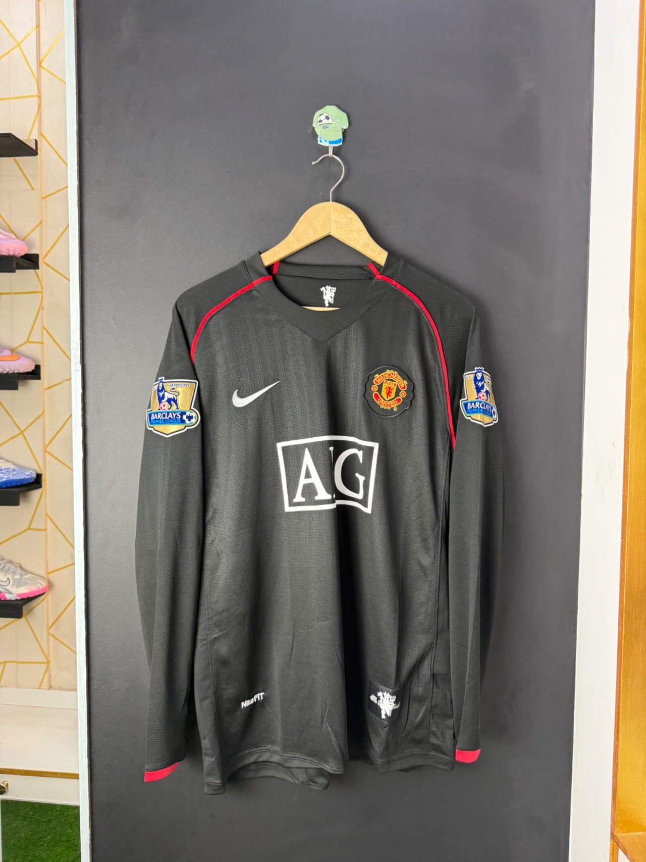 Man u 7-8 away black full sleeves