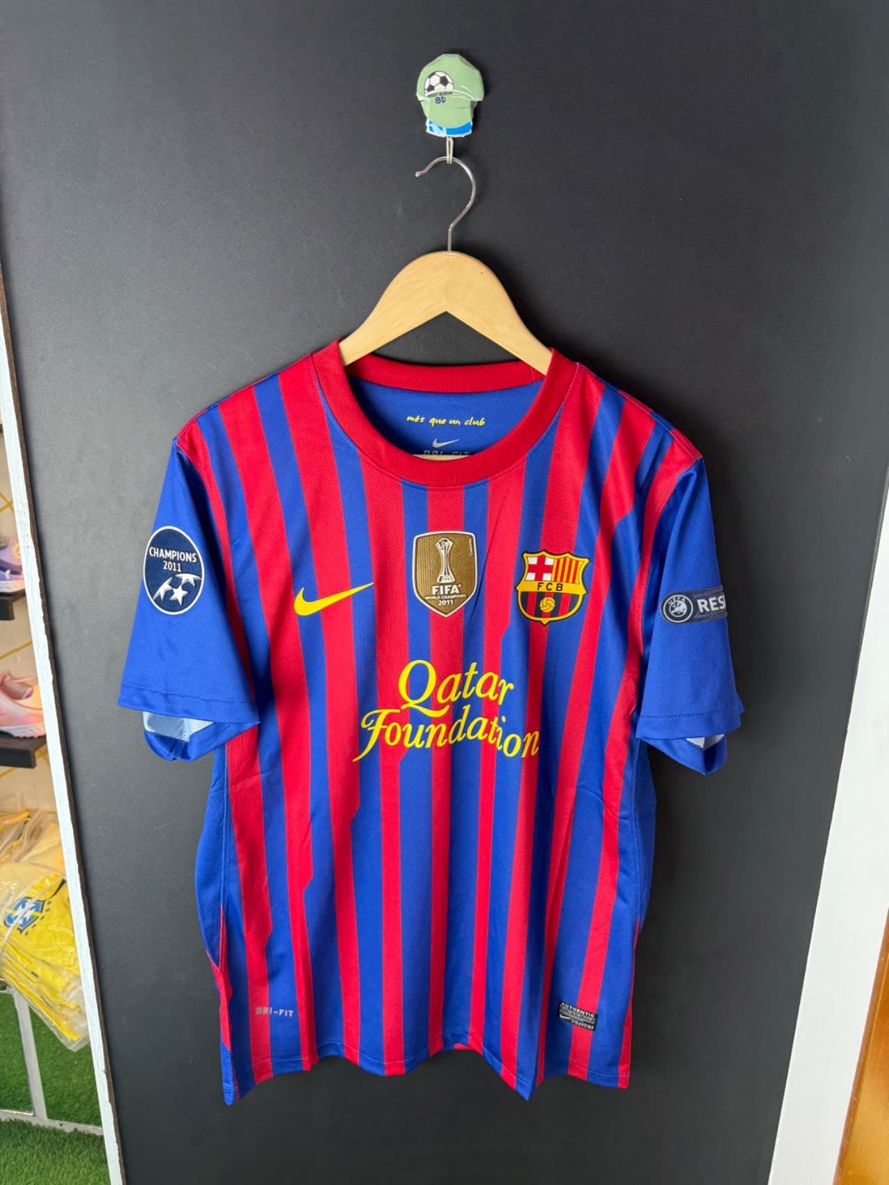 Barca 11-12 Home kit Rubber logos
